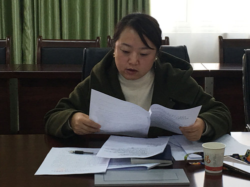 党支部书记陶婷婷带头开展批评与自我批评